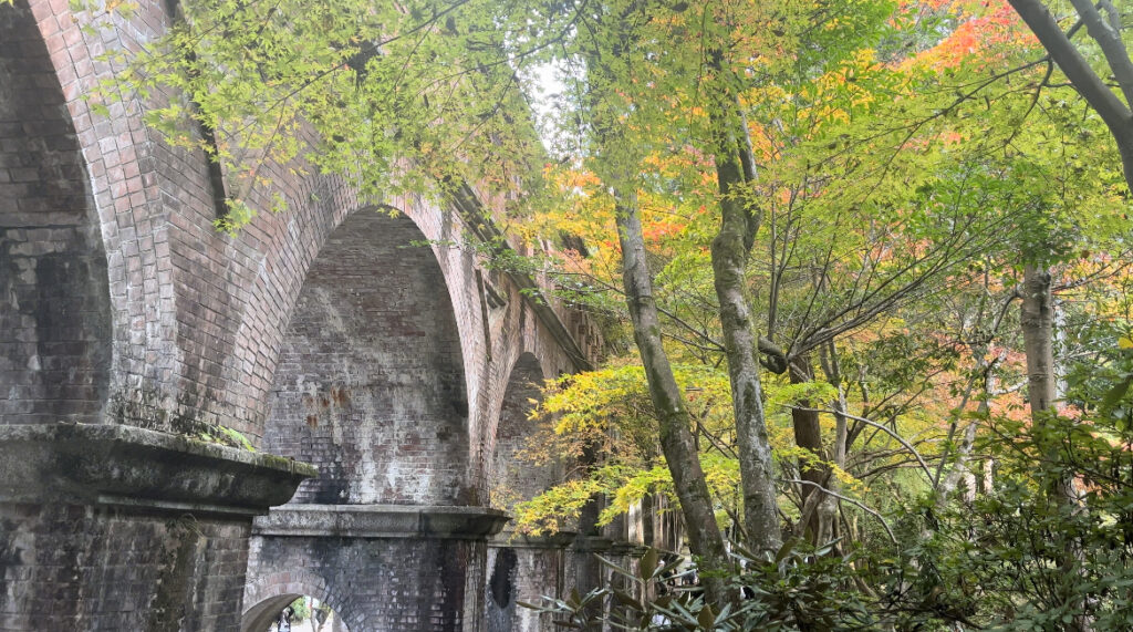 秋の南禅寺の水路閣