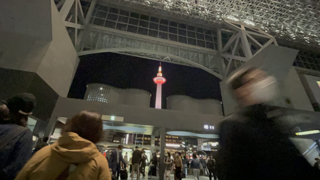 夜の京都タワー