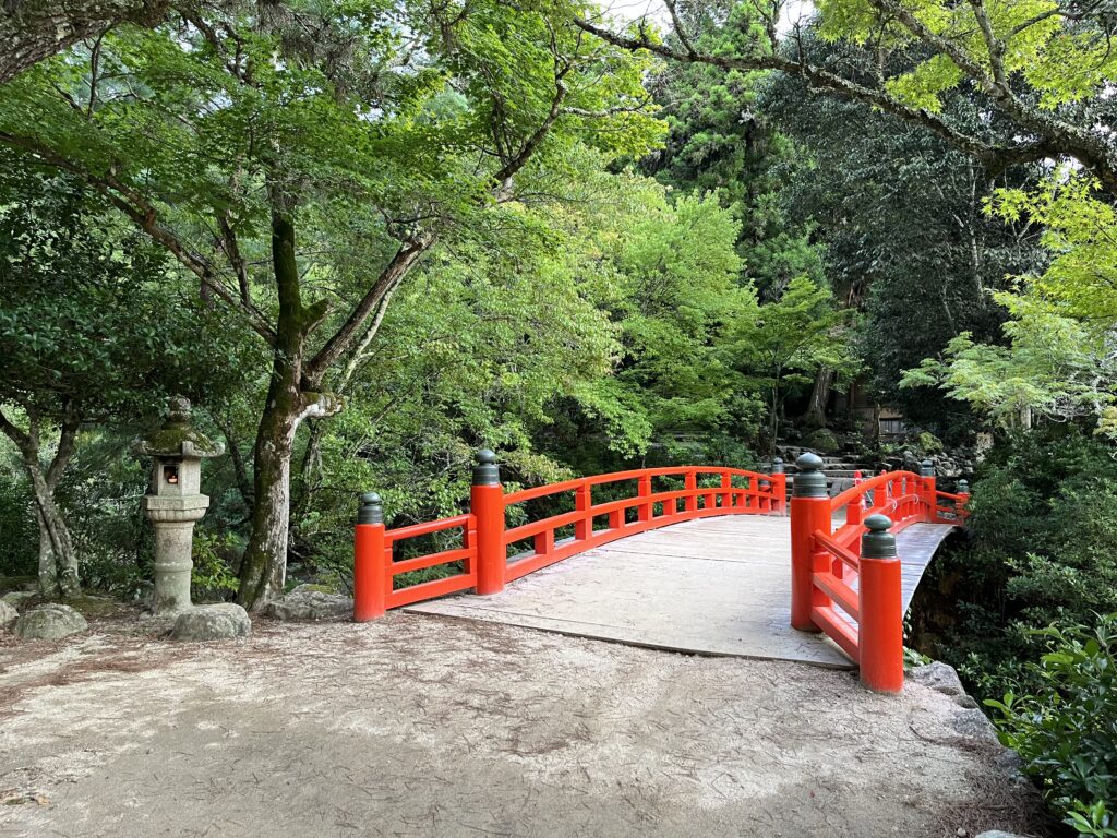 もみじ谷公園の紅葉橋