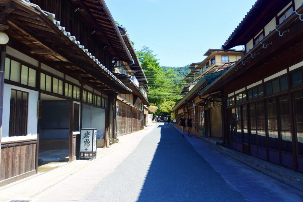 みやじまの宿、岩惣へ続く道