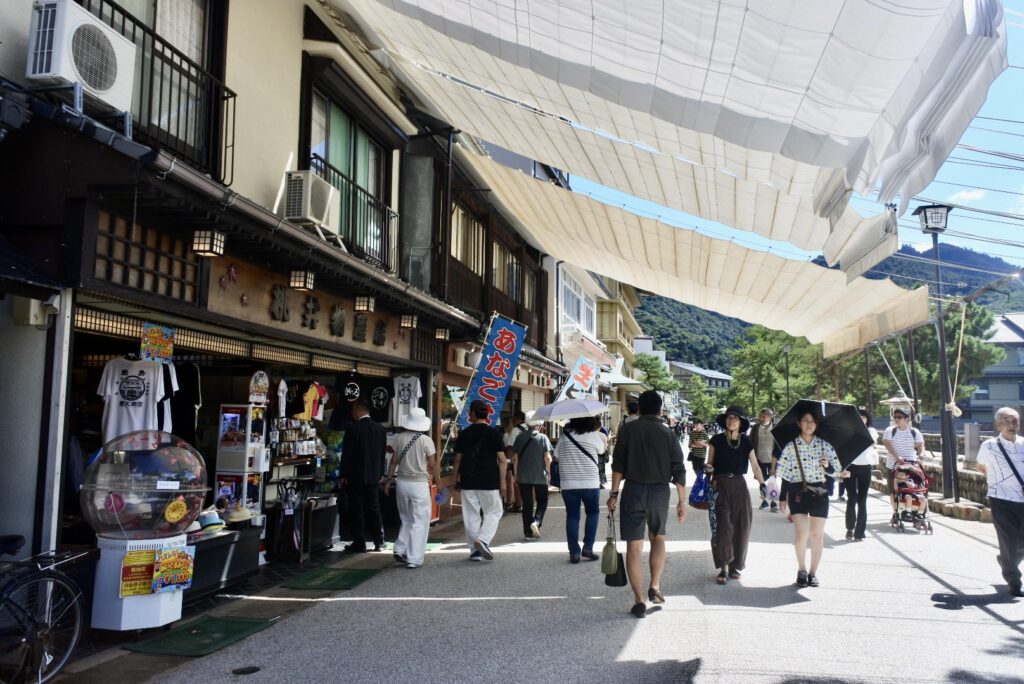 宮島の商店街